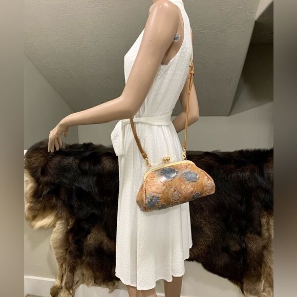 Handmade Genuine Cowhide Fish Embossed Wristlet/Crossbody & 2 Style Straps - Picture 7 of 16